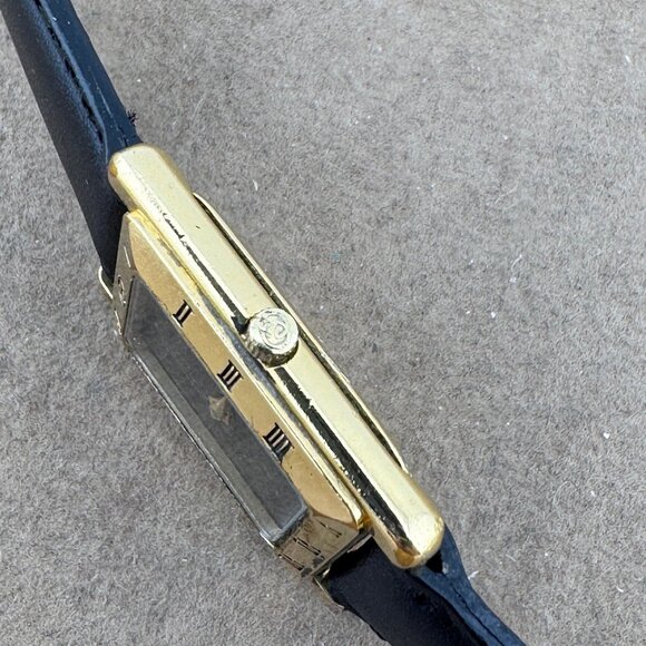 Vintage Super Thin Gucci Gold Watch New Black Leather Strap - Picture 2 of 8
